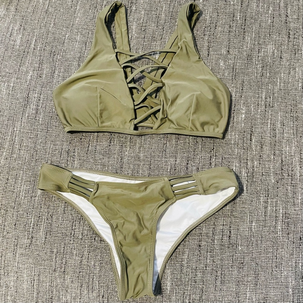 Cupshe olive green bikini 🫒